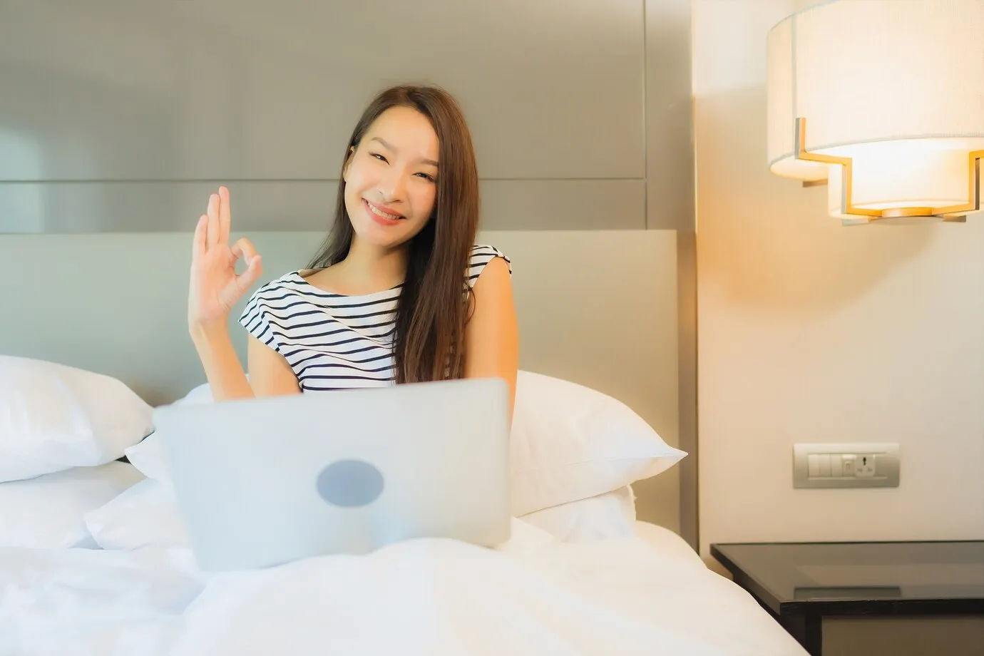 Thai Sex Host On Webcam
